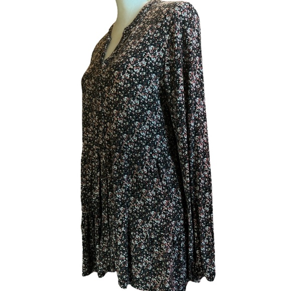 Wonderly EUC black pink gray and white patterned top. Size large - Picture 3 of 6